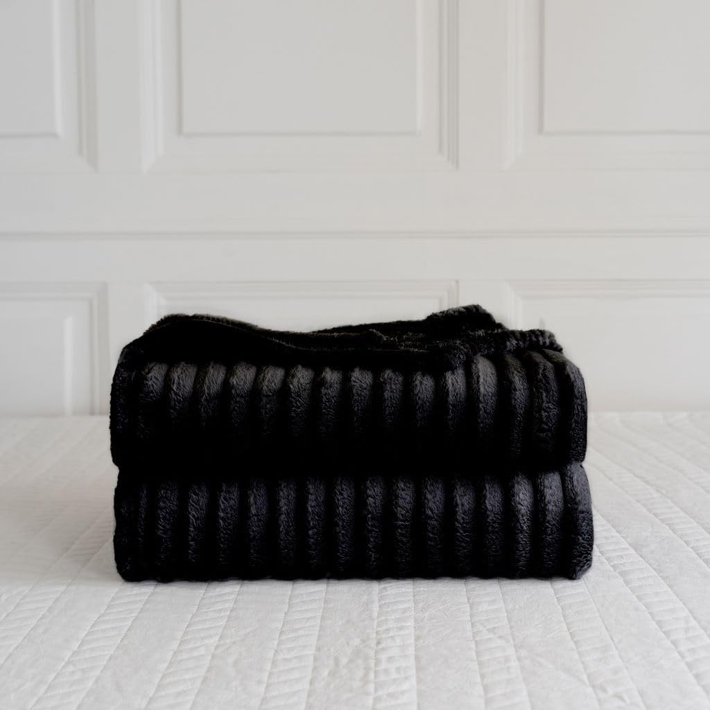 Chunky Ribbed Faux Fur Velvet Throw Blanket – Soft Touch Sofa & Bed Throw | Night Zone