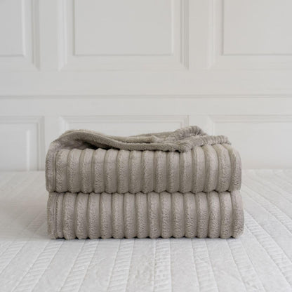 Chunky Ribbed Faux Fur Velvet Throw Blanket – Soft Touch Sofa & Bed Throw | Night Zone