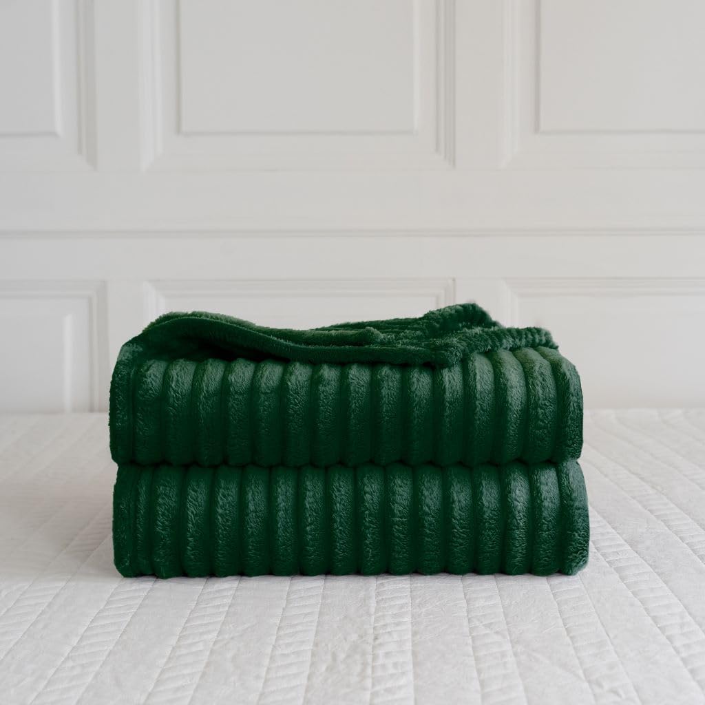 Chunky Ribbed Faux Fur Velvet Throw Blanket – Soft Touch Sofa & Bed Throw | Night Zone
