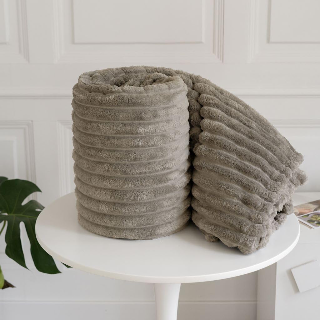Chunky Ribbed Faux Fur Velvet Throw Blanket – Soft Touch Sofa & Bed Throw | Night Zone