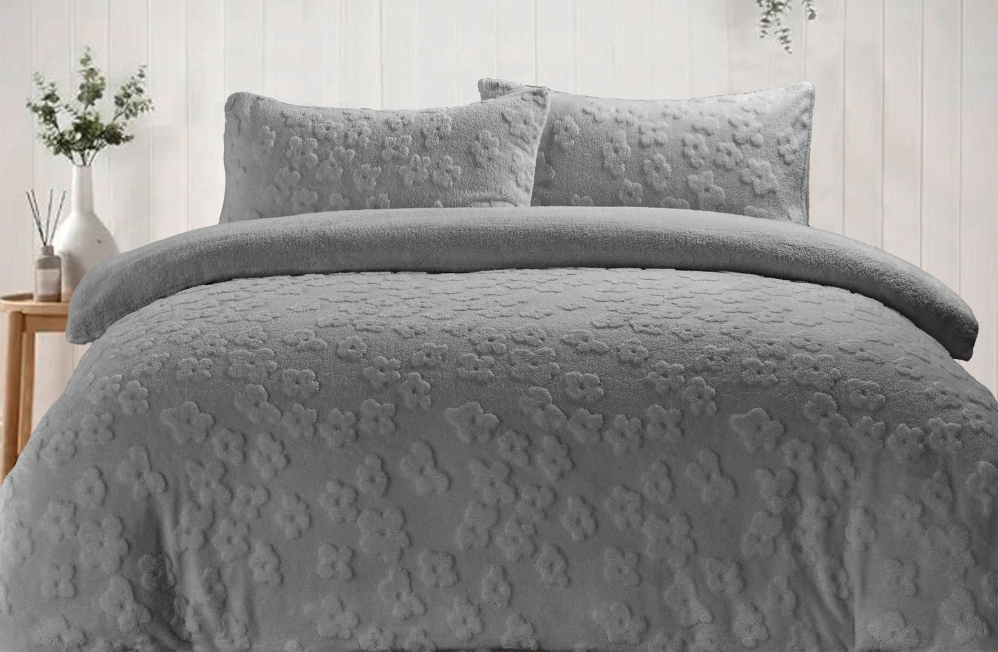 Daisy Embossed Teddy Fleece Duvet Cover Set – Super Soft Warm Winter Bedding with Pillowcases | Night Zone